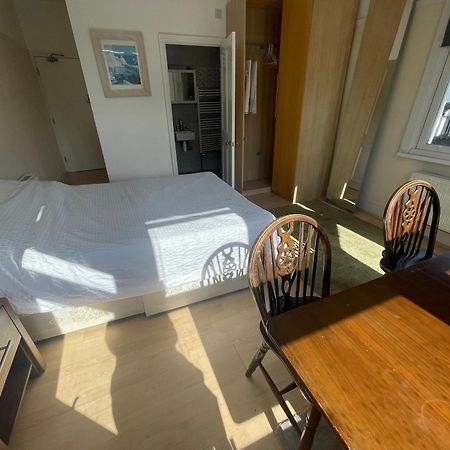Room With Private Bathroom And Shared Kitchen Лондон Экстерьер фото
